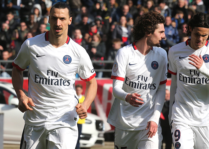 向肋部推进 向肋部推进